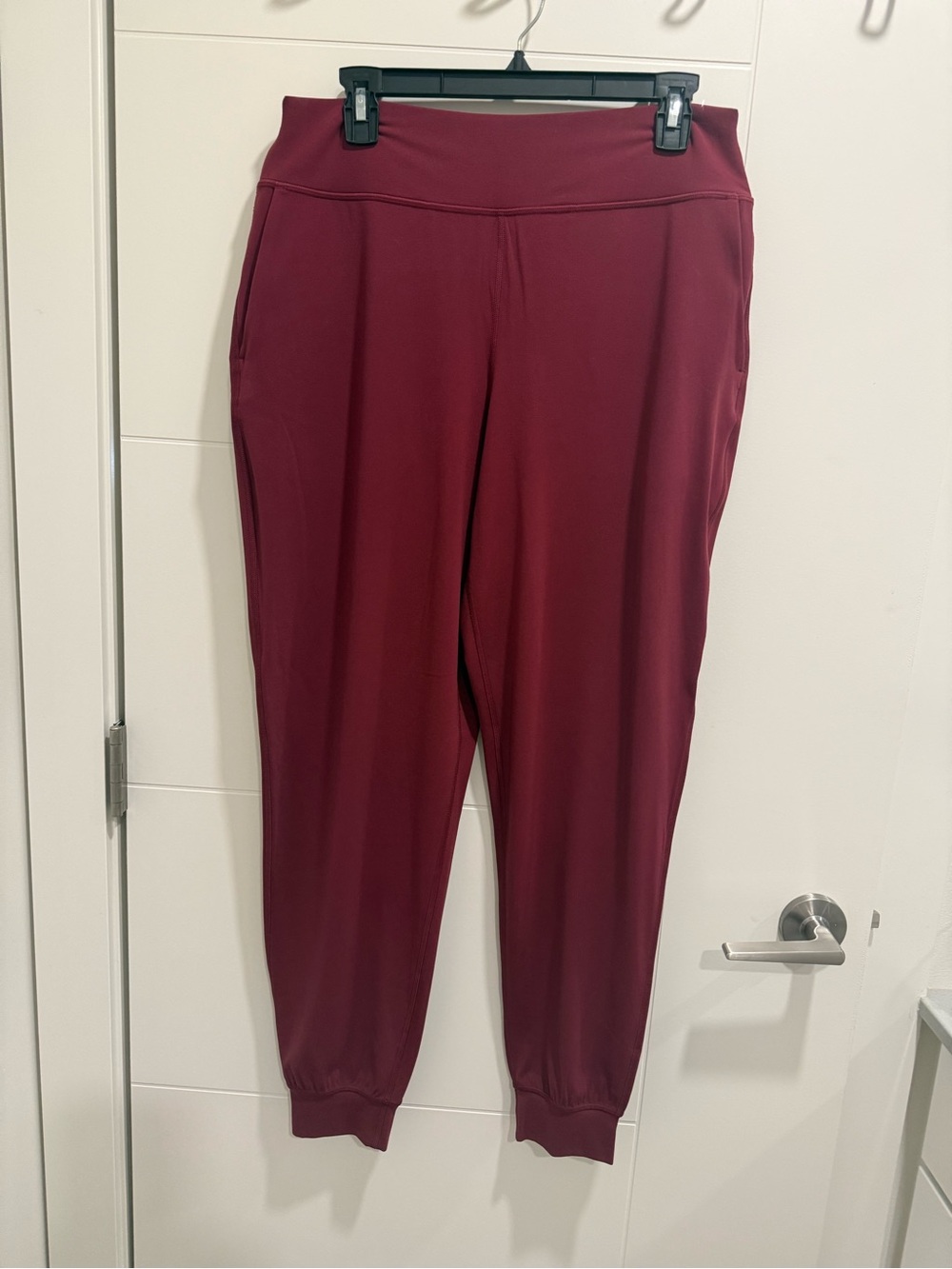 Lululemon High-Waist Burgundy Bay Jogger Pants for Women